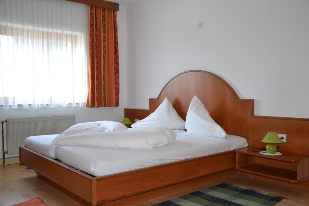 Pension Marienhof Hermagor-Pressegger See Rum bild